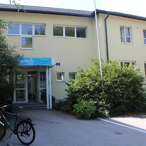  Hostel Muffin